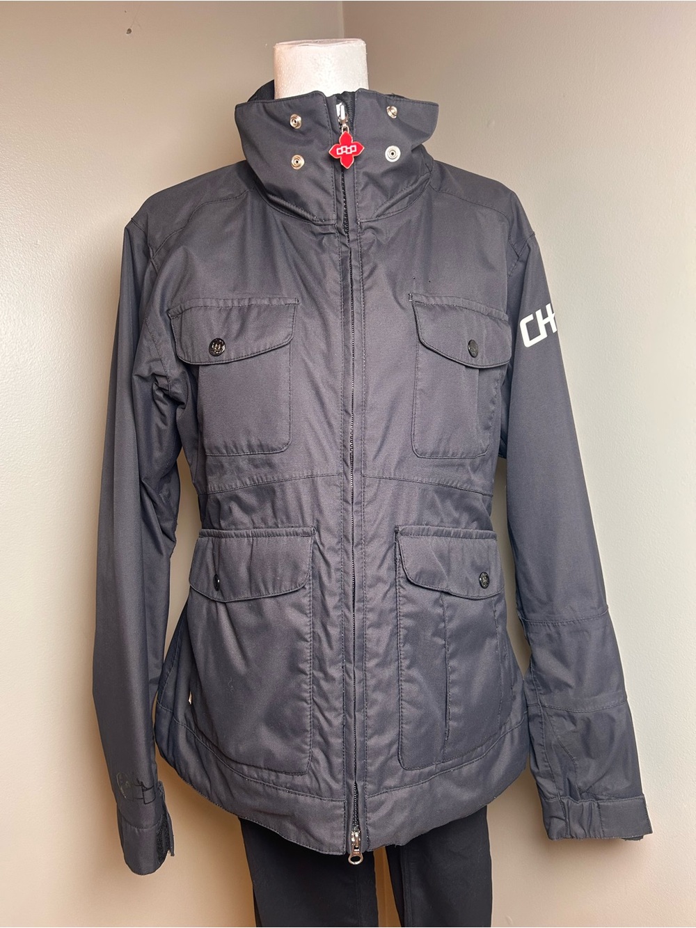 Foursquare Snowboard Outerwear
Black Jacket Women's Small - Picture 5 of 15